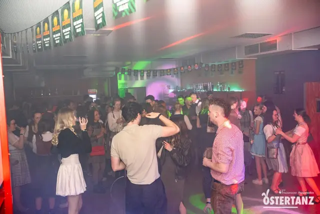 Auch in der Disco war zu später Stunde einiges los.  | Foto: FF Hadersdorf