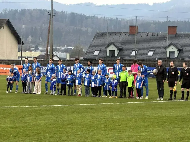 Die Köflacher empfingen Hartberg-Amateure mit einer Matchballspende von Günter Riedenbauer | Foto: Helmut Linhart