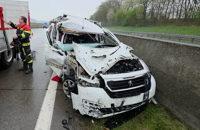 Vier Verletzte bei Kollision auf der Westautbahn bei Amstetten