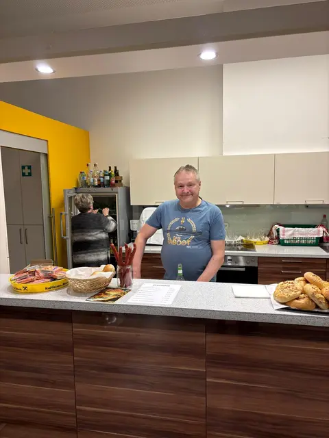 Eine viel bejubelte Premiere! Begeisterte Zuschauer im bis zum letzten Platz gefüllten Pfarrzentrum hielten bei "Die Falle" bis zum Schluss den Atem an.  | Foto: Monika Kastner