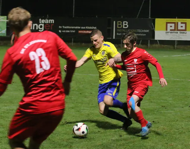 Filip Ilic (Reith, gelbe Dress) gegen Patrick Tiefenbacher (St. Johann 1b)