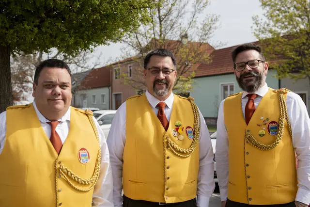 Vor Ort herrschte gute Laune, die Mehrzweckhalle Müllendorf war gut besucht.  | Foto: Sophia Braun