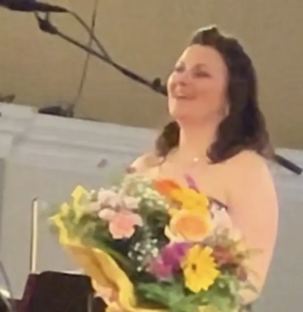 Blumen für die Solistin Cornelia Hübsch