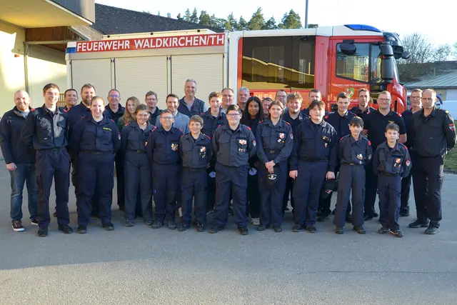 Die Mädchen und Burschen konnten selbst mit einem Feuerlöscher ein Feuer bekämpfen. | Foto: BFK Waidhofen