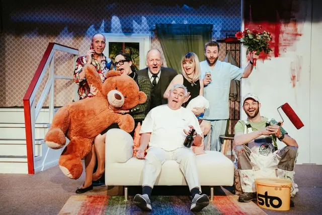 Gelungene Premiere: „Reset – alles auf Anfang“ begeisterte das Publikum in Mils. | Foto: Volksbühne Mils