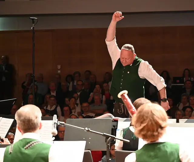 Kapellmeister Hannes Doblmair in Action | Foto: Wilfried Fischer