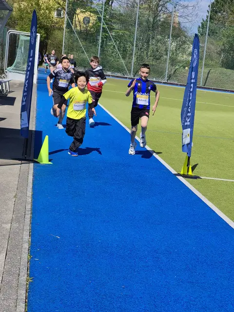 Die schnellsten Kinder absolvierten ihre 1600 Meter in sechs bis sieben Minuten. Die Erst-, Zweit- und Drittplatzierten erhielten Preise vom Kiwanis Club Mödling-Wienerwald. | Foto: Kiwanis Club Mödling-Wienerwald