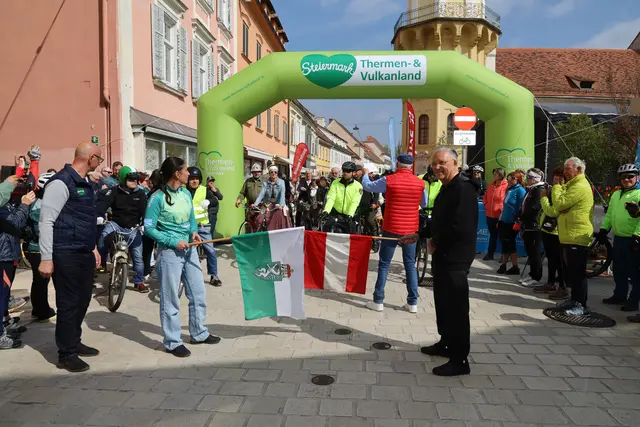 1.600 Radler feiern in Bad Radkersburg Saisonstart
