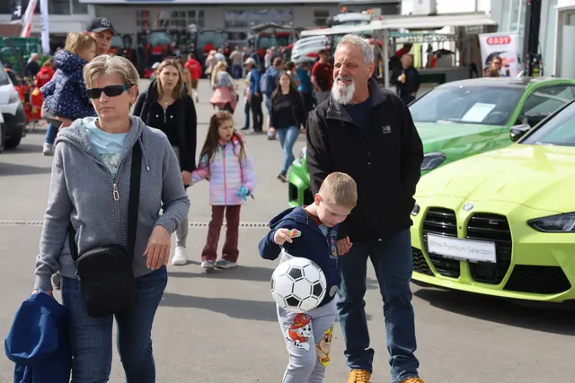 Die Leistungsschau auf dem Frühlingsmarkt in Fehring begeisterte Groß und Klein. | Foto: Johann Schleich