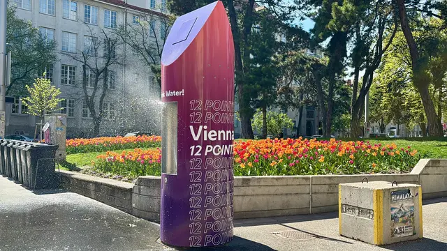 Zwölf Brunnhilden als Durstlöscher für ESC-Fans