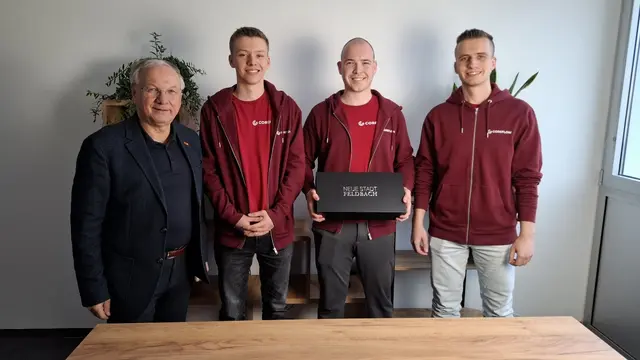 Feldbachs Bürgermeister Josef Ober stattete dem Team der Coreflow GmbH einen Besuch ab. | Foto: Facebook Stadtgemeinde Feldbach