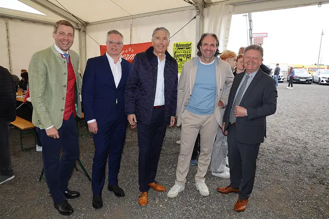 Bürgermeister Johann Winkelmaier (M.) mit Philipp Gady, Ernst Lutterschmied, Ignaz Spiel und Bernhard Kalcher (v. l.) | Foto: Johann Schleich