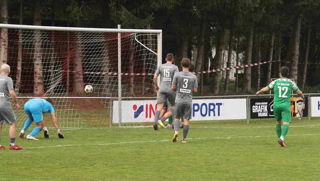 Emil Hamzagic scorte zum 3:0. | Foto: Peter Seper