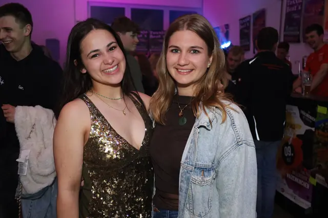 Alisa und Anja bezauberten mit ihrem hübschen Lächeln. | Foto: Markus Bäumler/zema-medien.de