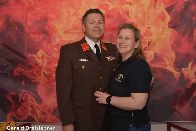 Kommandant Stv. OBI DI (FH) Andreas Kulmer mit Verlobte Petra Reiter.  | Foto: Gerald Dreisieber