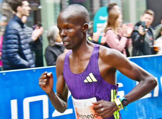 Sieger Abednego Cheruiyot aus Kenia