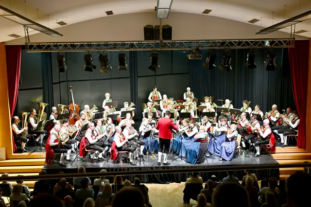 Die Musikkapelle Götzens in voller Aktion - das Publikum war begeistert.