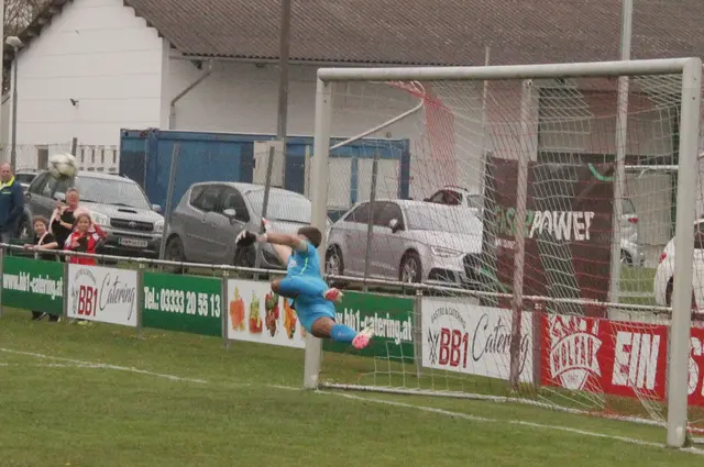 Emil Hamzagic knallten einen Freistoß zum 1:0 für Wolfau in die Maschen (37.). | Foto: Peter Seper