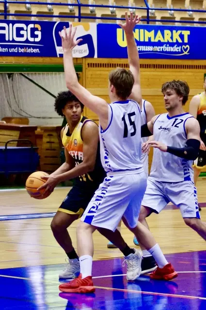 Foto: BBC McDonald's Irons Scorps Steyr