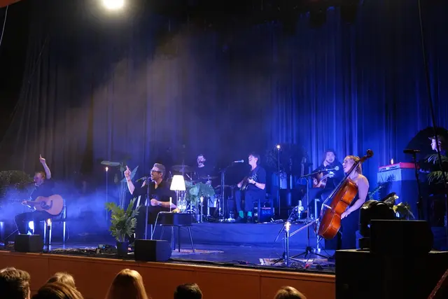 Nicht nur gefühlvolle Balladen sondern auch seine größten Hits bekamen in der Unplugged-Version noch einmal eine ganz andere Tiefe. | Foto: MeinBezirk/Michael Blinzer