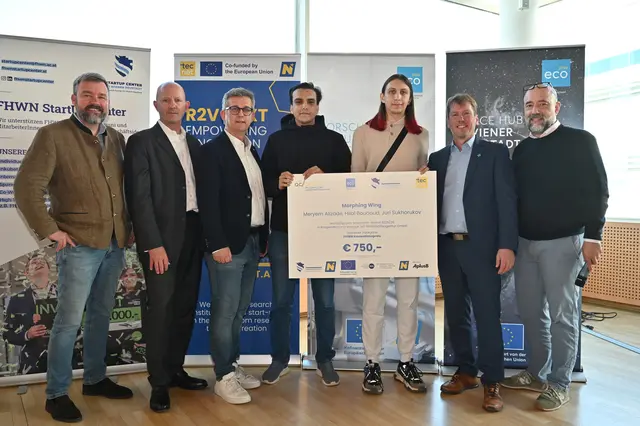 Kategorie: FH Innovationspreis
v.l. Axel Schneeberger (GF FHWN), GR Wolfgang Horvath, Mohamed Hilal Bouaoud, Juri Sukhorukov; Rainer Gotsbacher (ecoplus Technopolmanager), Thomas Wally (FHWN) | Foto: Sonja Pohl