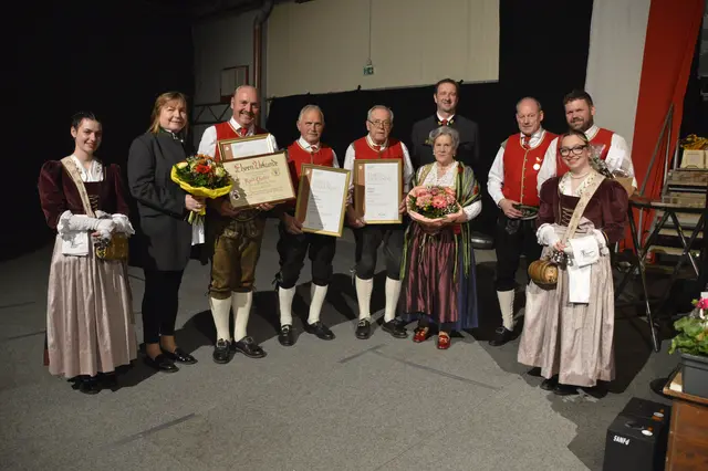 m Rahmen des Frühjahrskonzerts der BMK Ebbs wurden langjährige Musikanten für ihr jahrzehntelanges Engagement ausgezeichnet | Foto: Eberharter