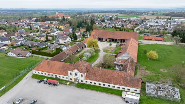 Endlich beendet der Stiftsmeierhof in Reichersberg seinen Dornröschenschlaf. Ein nachbarschaftliches Mehrgenerationen-Wohnprojekt entsteht. | Foto: D.fokus