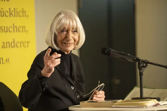 Mit Lesungen aus ihren Büchern und einem eigens zusammengestellten Liedprogramm begeisterte und bewegte Erika Pluhar das Publikum zutiefst. | Foto: Seraphiner Stiftung / Berger