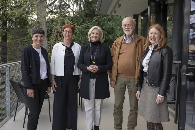 (v. l.): Kristin Vavtar und Bianca Vetter (beide Geschäftsführerinnen des slw), Sabine Wechselberger (Direktorin der Tourismusschulen Villa Blanka), Arnulf Perkounigg (Aufsichtsratsvorsitzender des slw) und Brigitte Winkler (Vorstand Verein slw). | Foto: Seraphiner Stiftung / Berger