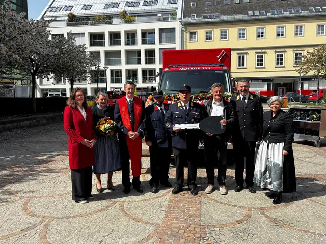 Am Domplatz fand die feierliche Segnung des neuen Einsatzfahrzeuges der FF-Hauptwache statt. | Foto: Büro Bgm.