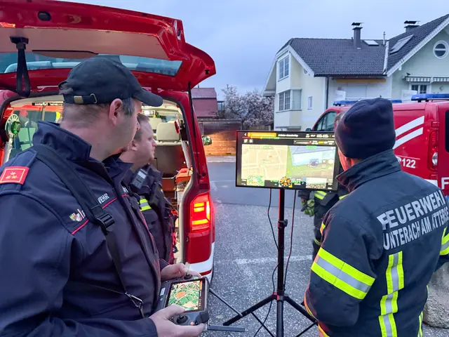 Drohnen und Hunde suchen Vermisste nach Gewitter in der Eisenau