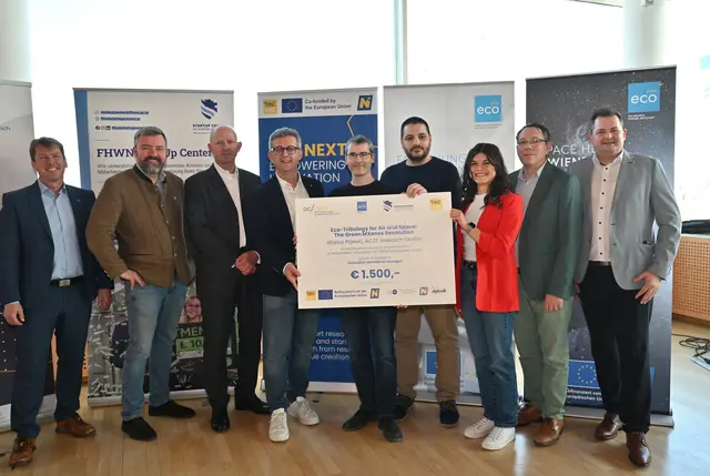 Kategorie: Innovative technische Lösungen 
v.l. Rainer Gotsbacher (ecoplus Technopolmanager),  Axel Schneeberger (GF FHWN), Claus Zeppelzauer (ecoplus Prokurist), GR Wolgang Horvath, Manel Rodriguez-Ripoll (AC²T), Marco Piljevic (AC²T), Sophie Egger (tecnet); Markus Varga (AC²T), Ewald Badisch (GF AC²T)  | Foto: Sonja Pohl