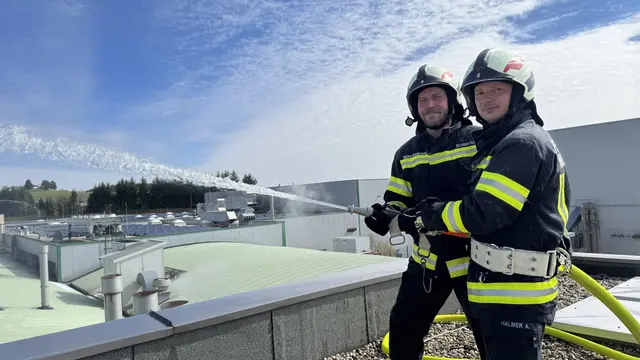 Großübung der Feuerwehren bei der Firma Greisinger in Münzbach. | Foto: FF Münzbach