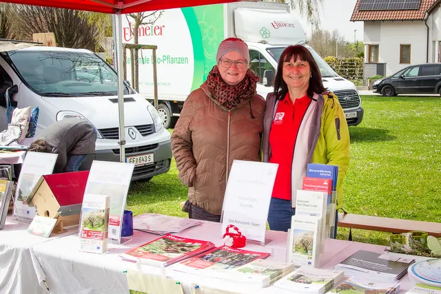 1. Samareiner Genussmarkt - Information-Stand des Naturpark Obst-Hügel-Land 