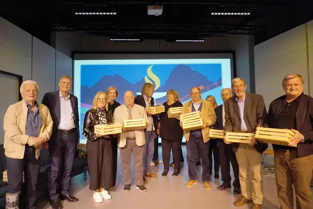 Für die Zeitzeuginnen und Zeitzeugen gab es zum Abschluss der Veanstaltung eine kleine Stärkung. | Foto: AMG