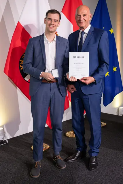 Manuel Oberascher vom Land OÖ geehrt