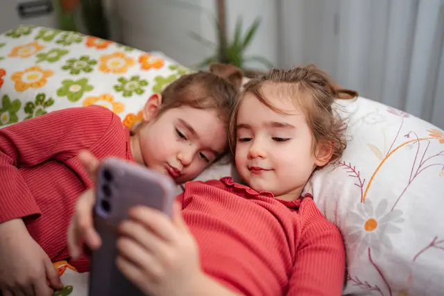 So schadet der ständige Handy-Gebrauch den Kids