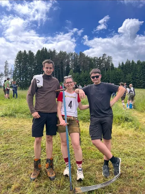 Beim Sensenmäh-Wettbewerb sind Geschick und Tradition gleichermaßen gefragt. | Foto: Landjugend Köstenberg