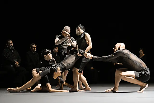 „I’m afraid to forget your smile“: Hessisches Staatsballett und Konzertchor Niederösterreich | Foto: Andreas Etter