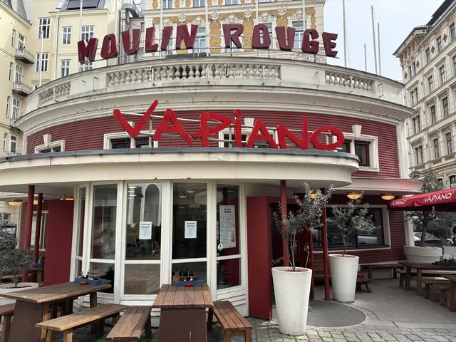Im Moulin Rouge ist für Vapiano bald Schluss.  | Foto: Fabian Franz/MeinBezirk