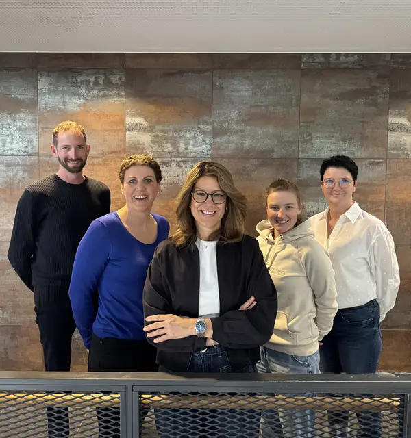 Foto v.l.n.r.: Mathias Knoll, Anita Sommer, Barbara Hofer-Berghaus, Katharina Unterweger, Gabriele Seiwald. | Foto: @VITREA Rehaklinik Kitzbühel