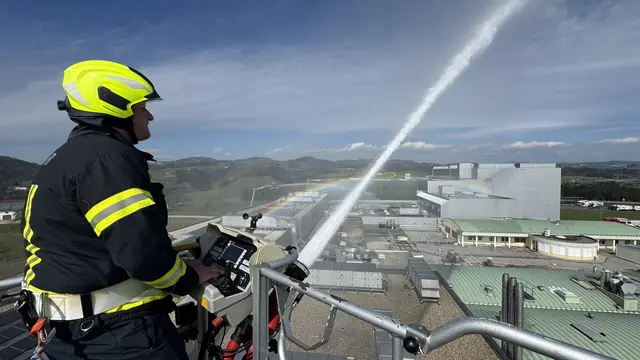 Großübung der Feuerwehren bei der Firma Greisinger in Münzbach. | Foto: FF Münzbach