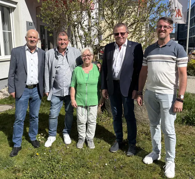 V. l.: andesvorsitzender-Stv. Hans Affenzeller, neugewählter Vorsitzender Wolfgang Mitter,
ausscheidende Vorsitzende Anneliese Wimmer, design. Bezirksvorsitzender Robert Kinzlbauer
und Vize-Bgm. Stefan Wimmer | Foto: Pensionistenverband Schärding