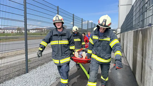 Großübung der Feuerwehren bei der Firma Greisinger in Münzbach. | Foto: FF Münzbach