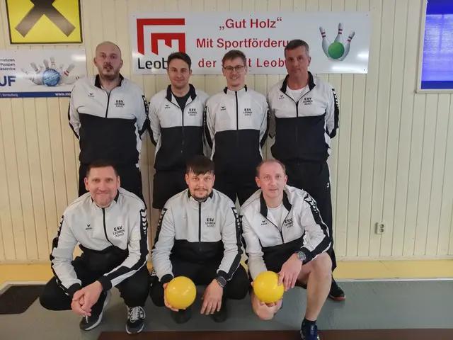 Die Kegler des ESV Leoben freuen sich über den Vizemeister-Titel. Im Bild (v. l.): Tamas Saghy, Richard Orban, Armin Stocker (hockend), Marcel Trescher, Fabian Schmid, Marco Linzer und Gerhard Plank (stehend). | Foto: ESV Leoben