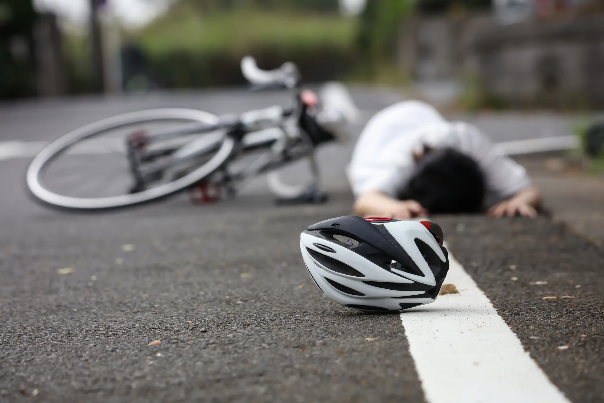 Bicycle accidents in Carinthia: Two men seriously injured and airlifted to ...