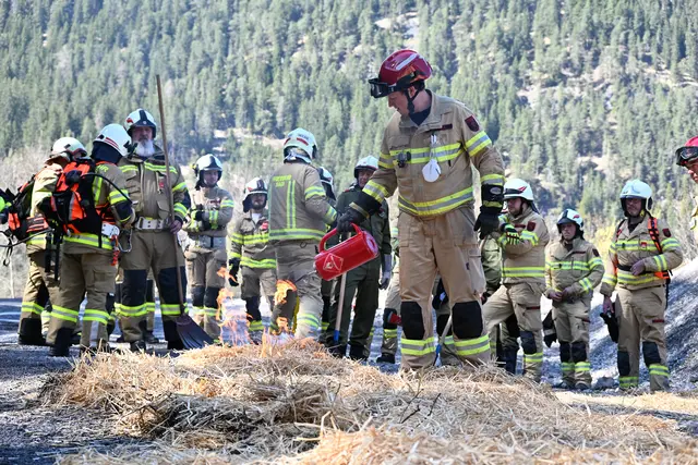 Feuerwehren und Spezialeinheiten in engem Austausch