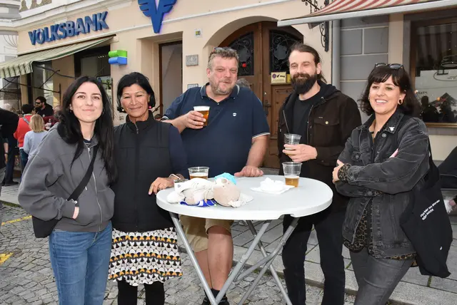   In Grein wird der Maibaum seit dem Ende des 2. Weltkrieges von der SPÖ aufgestellt.  | Foto: Robert Zinterhof