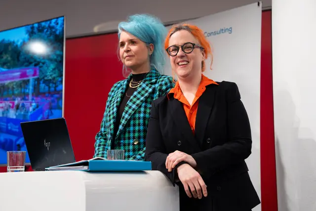 Mit ihrer Agentur "Full Access" bringen Martina Gollner und Christina Riedler Expertise bei der barrierearmen Eventausrichtung ein. | Foto: Sade Jerabek/MeinBezirk