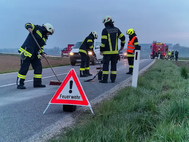 Ölspur nach Verkehrsunfall in Waldneukirchen